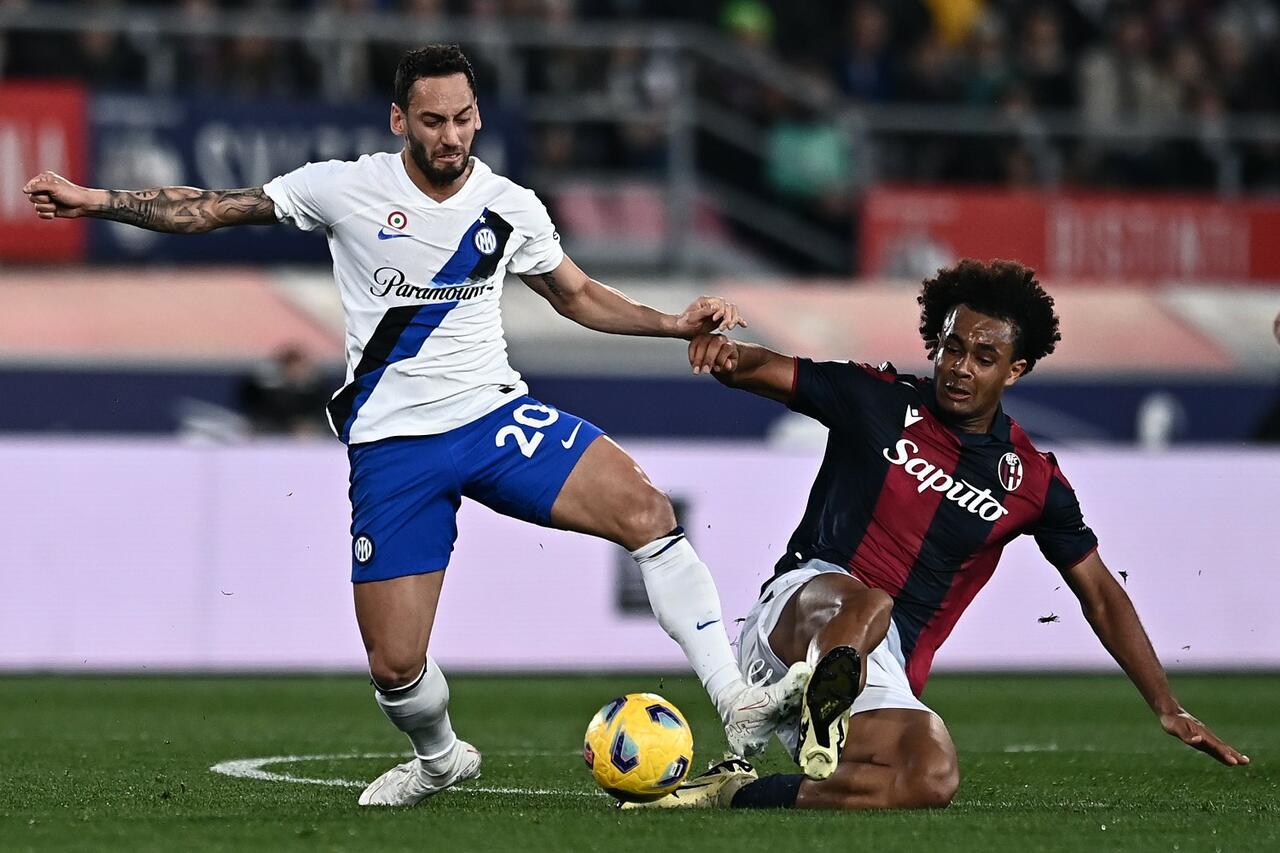 Calhanoglu e Zirkzee