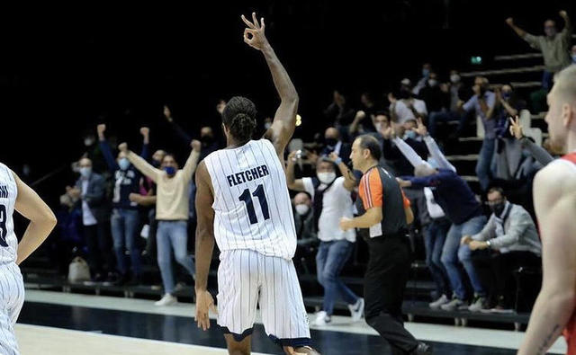 Adrian Banks (Social)