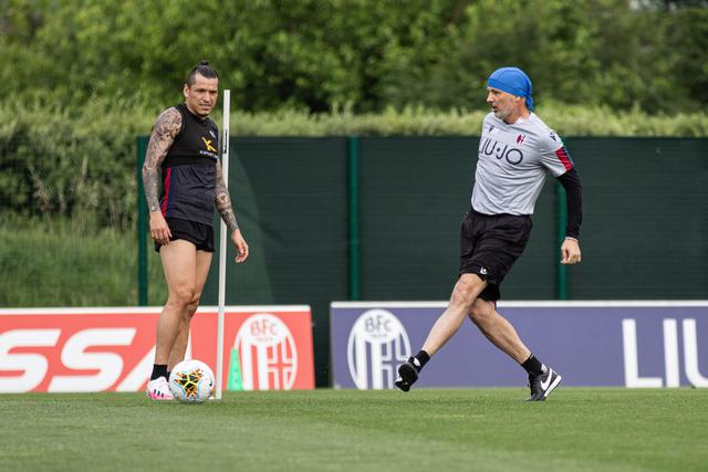 Federico Santander e Sinisa Mihajlovic (ph bolognafc1909.it)